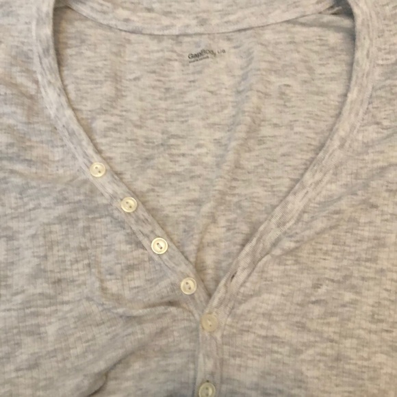 Gap long sleeve Henley - Picture 4 of 4